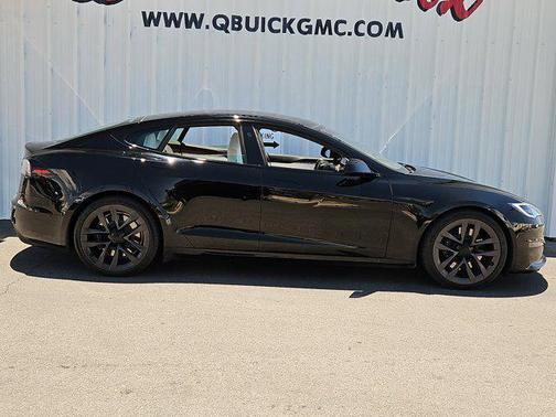2022 Tesla Model S Base