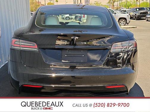 2022 Tesla Model S Base