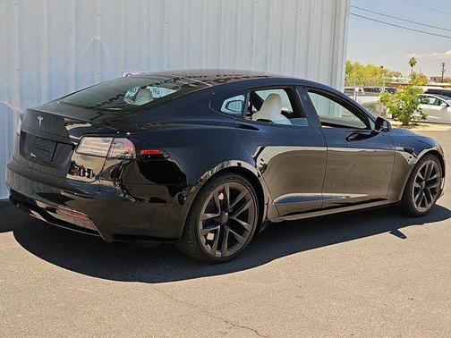 2022 Tesla Model S Base