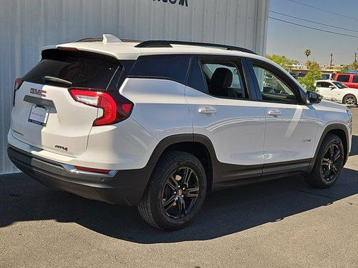 2024 GMC Terrain AWD AT4