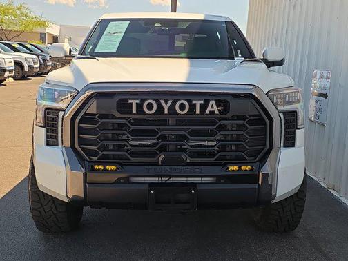 2022 Toyota Tundra Hybrid Platinum