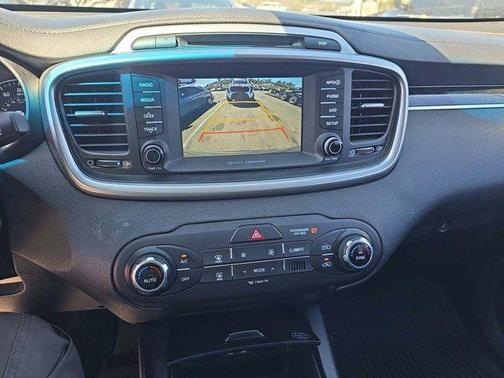 2018 Kia Sorento LX