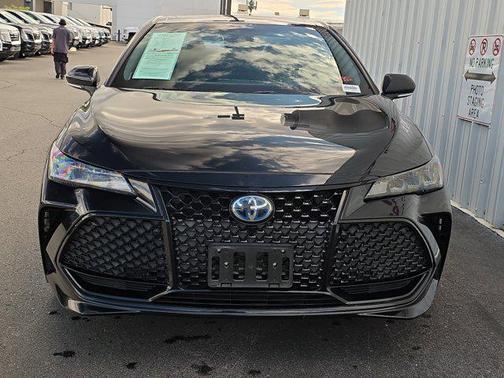 2020 Toyota Avalon Hybrid XSE