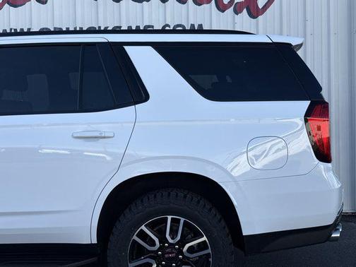 2022 GMC Yukon 4WD AT4