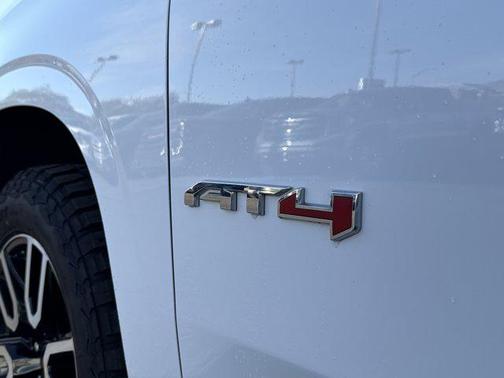2022 GMC Yukon 4WD AT4