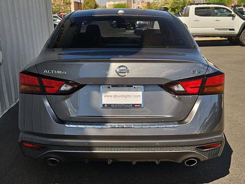 2022 Nissan Altima SR FWD