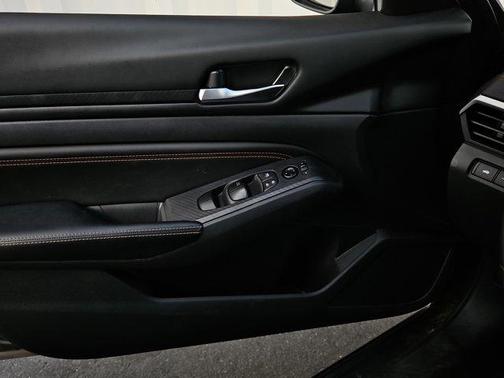 2022 Nissan Altima SR FWD