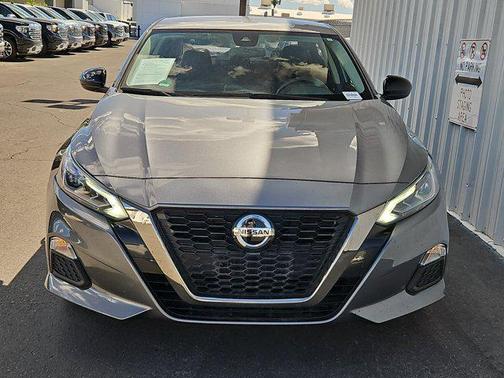 2022 Nissan Altima SR FWD