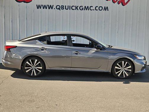 2022 Nissan Altima SR FWD