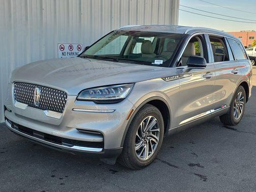 2023 Lincoln Aviator Standard