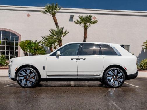 English White 2026 Rolls-Royce Cullinan