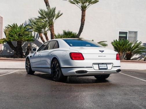 Glacier White 2026 Bentley Flying Spur