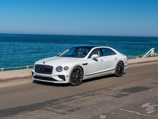 Glacier White 2026 Bentley Flying Spur