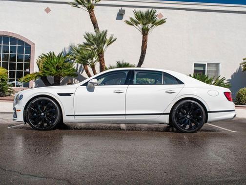 Glacier White 2026 Bentley Flying Spur