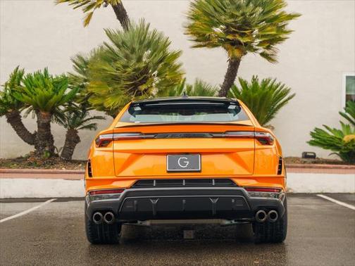 2024 Lamborghini Urus Performante