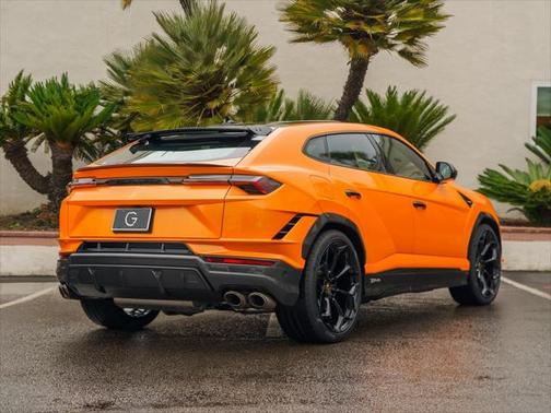 2024 Lamborghini Urus Performante