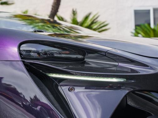 2025 McLaren Artura TechLux