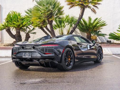 2025 McLaren Artura TechLux