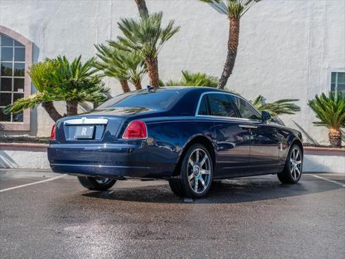 Midnight Sapphire 2016 Rolls-Royce Ghost