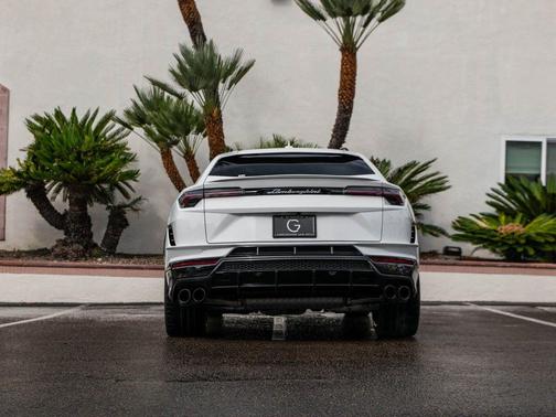 2024 Lamborghini Urus S