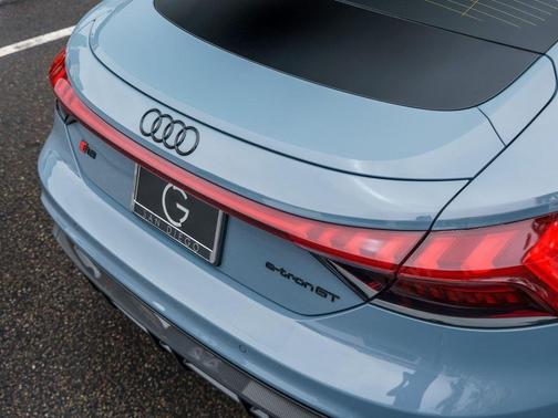 2022 Audi RS e-tron GT quattro