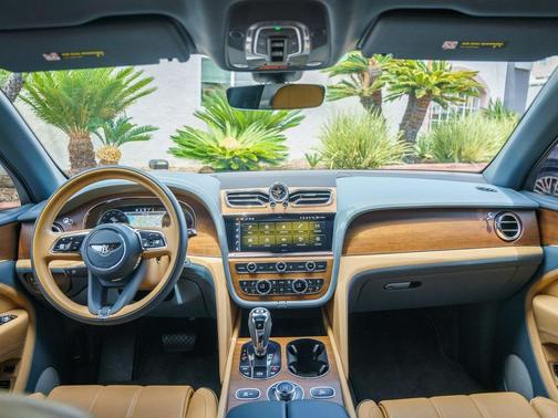 2023 Bentley Bentayga 
