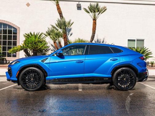 Blu Eleos Metallic 2025 Lamborghini Urus SE