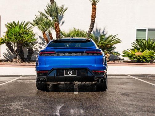 Blu Eleos Metallic 2025 Lamborghini Urus SE