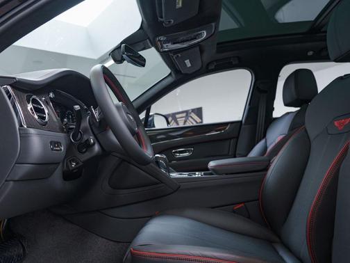 2025 Bentley Bentayga V8