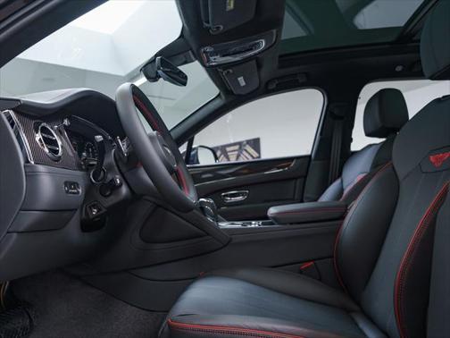 2025 Bentley Bentayga V8