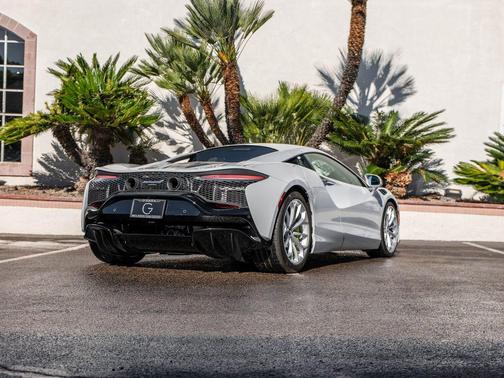 Cirrus Gray 2023 McLaren Artura TechLux