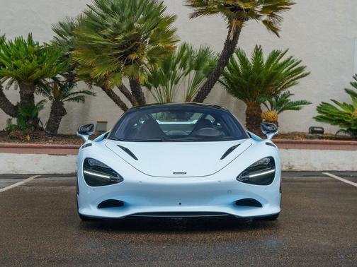 2025 McLaren 750S Coupe