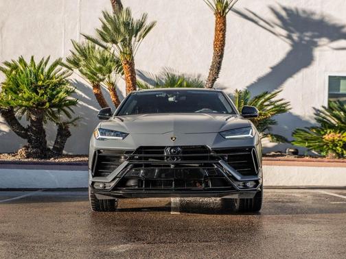 2024 Lamborghini Urus S