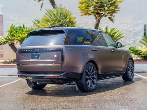2024 Land Rover Range Rover P615 SV