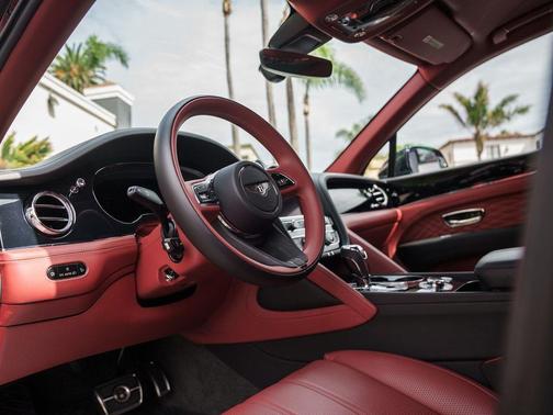 2024 Bentley Bentayga Azure