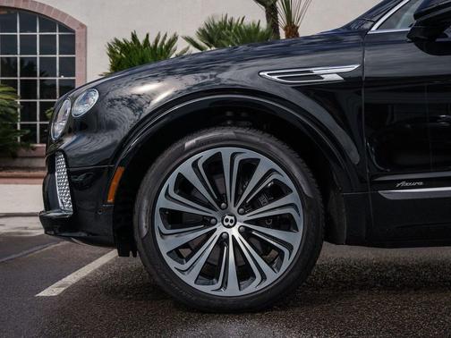 2024 Bentley Bentayga Azure