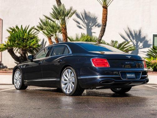 2026 Bentley Flying Spur 