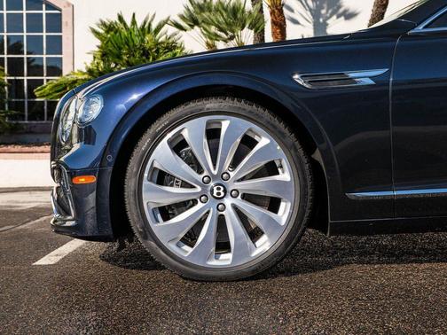 2026 Bentley Flying Spur 