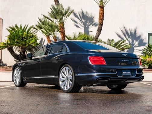 2026 Bentley Flying Spur 