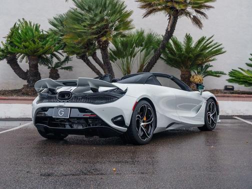 2024 McLaren 750S Spider