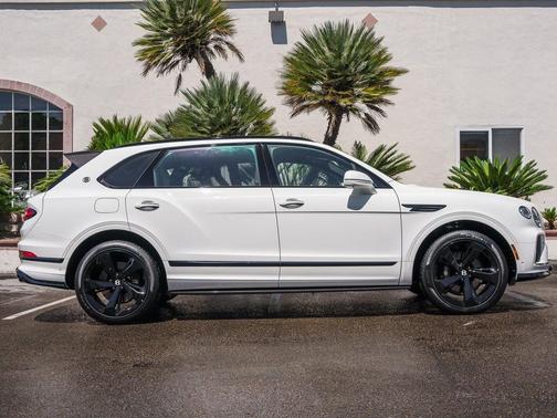 2025 Bentley Bentayga V8