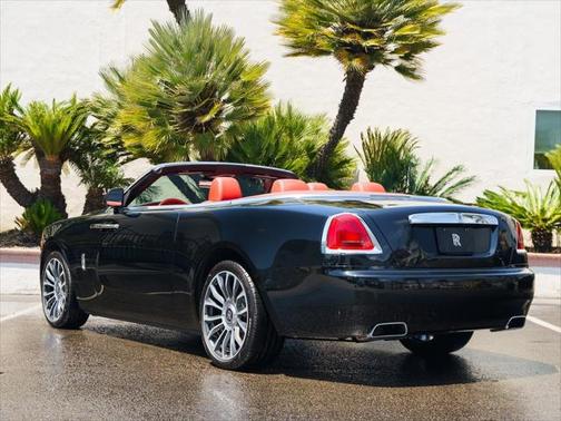 2019 Rolls-Royce Dawn Base