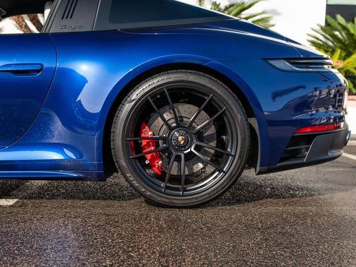 2024 Porsche 911 Targa 4 GTS