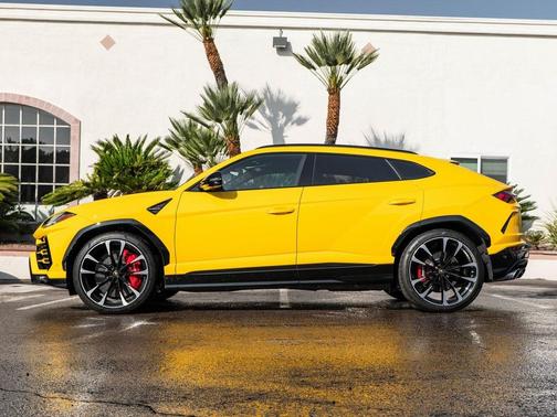 2019 Lamborghini Urus 