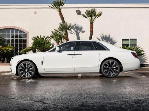 2024 Rolls-Royce Ghost Base