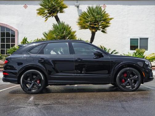 2025 Bentley Bentayga V8