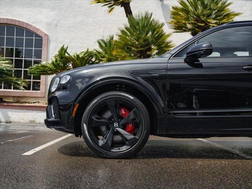 2025 Bentley Bentayga V8