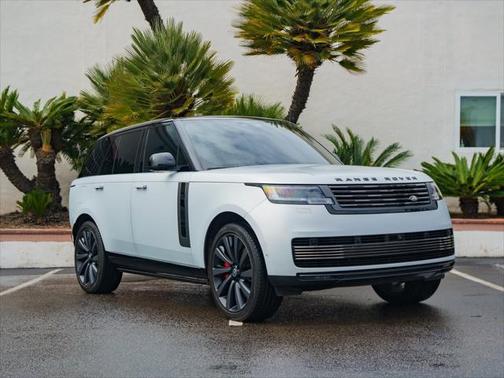 2024 Land Rover Range Rover P615 SV