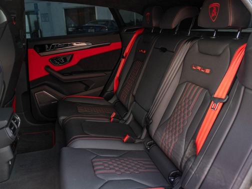 2024 Lamborghini Urus S