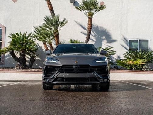 2024 Lamborghini Urus S